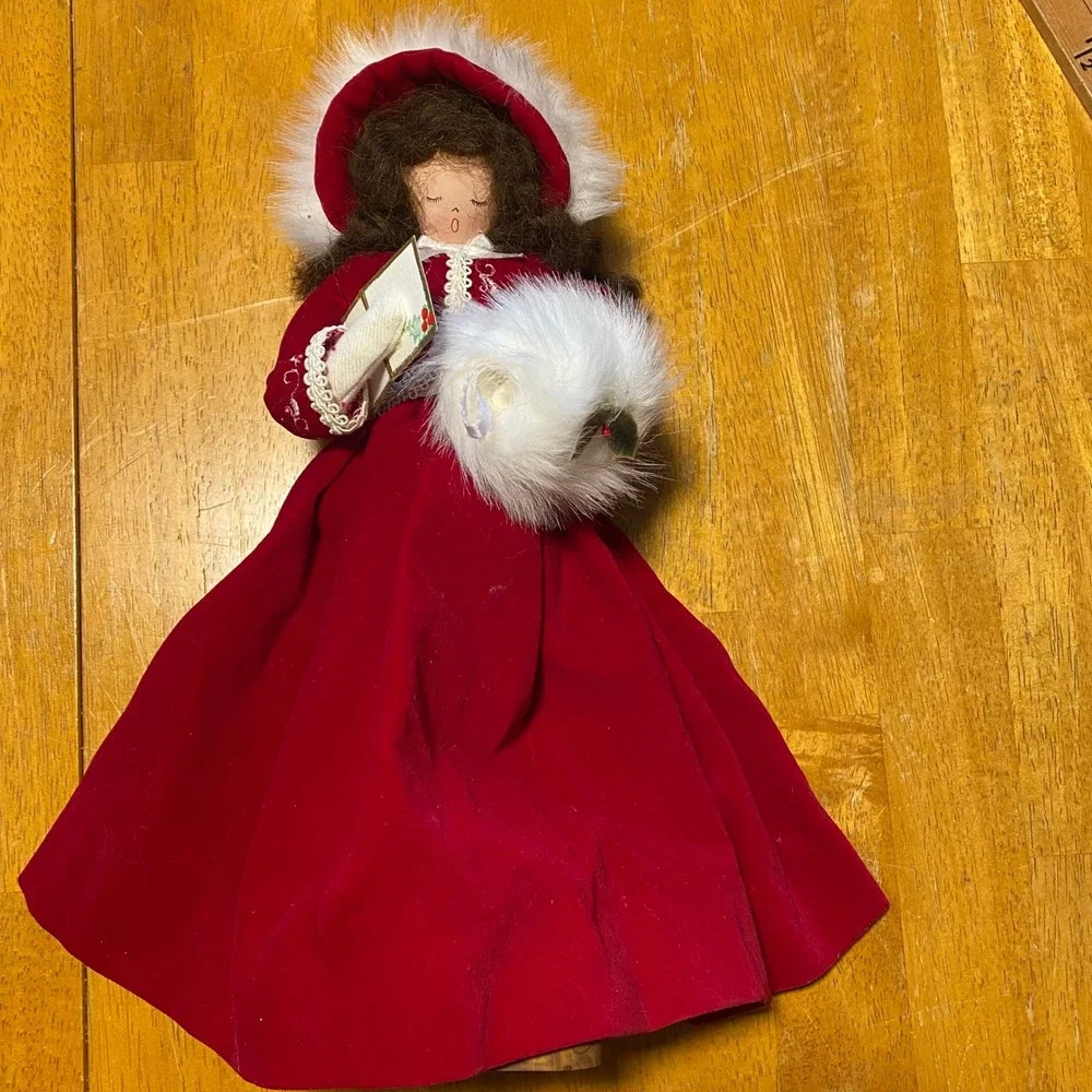 Unbranded Caroler Doll Christmas Decor Red Excellent Velvet Faux Fur Wood Base